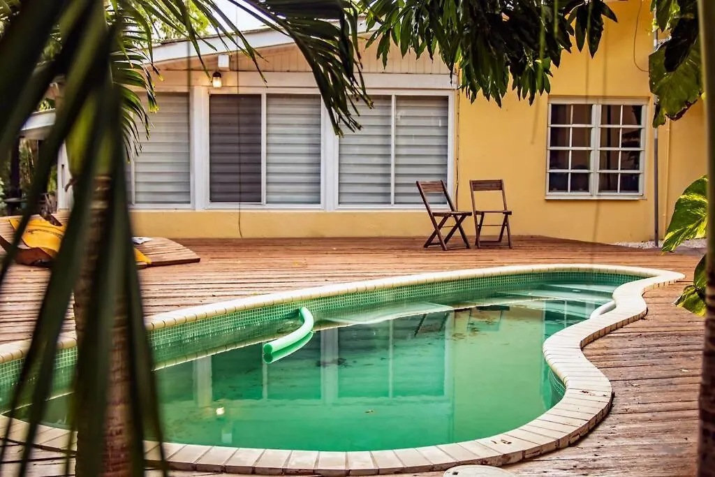 Appartement Met Zwembad En Prachtige Tuin Willemstad