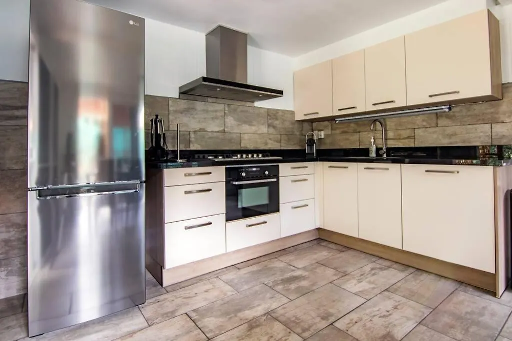 Appartement Met Zwembad En Prachtige Tuin Willemstad Holiday home